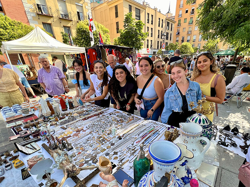 Honors Study Abroad students at a Spanish villa